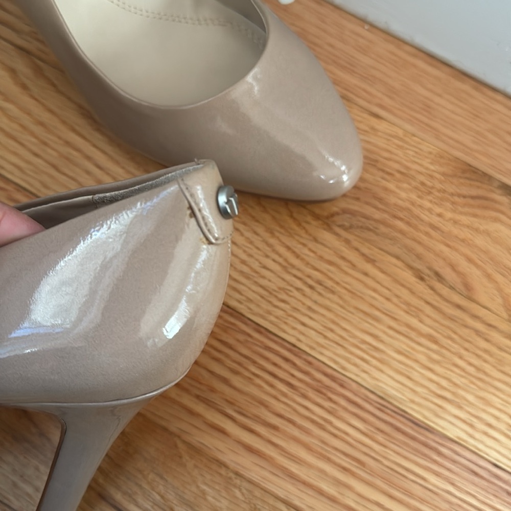 New- Women Tahari Tan Platform Pumps Size 7.5 - Picture 9 of 12